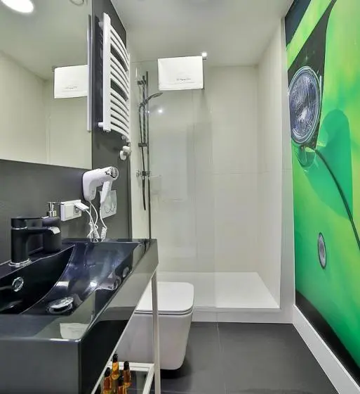 1 Bedroom Premium Apartment City View, Saint Thomas Corner   By Upstairs