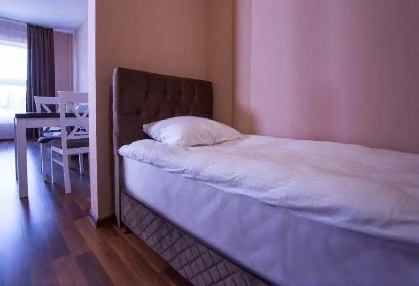 スイート, Wesoła Apartamenty