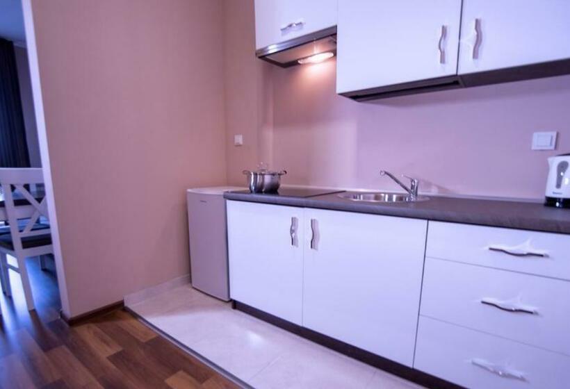 スイート, Wesoła Apartamenty