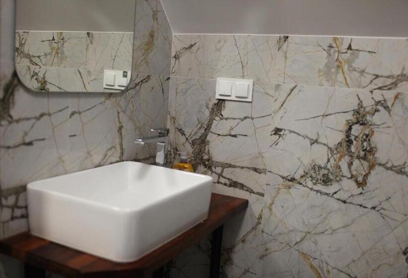 סטודיו דלוקס, A&b Willa Klaudyny