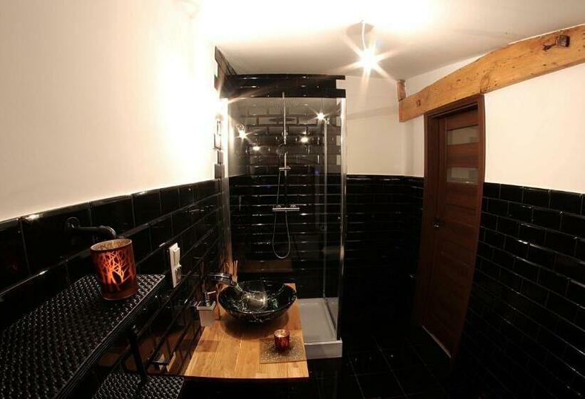 Номер Deluxe, Miodosytnia