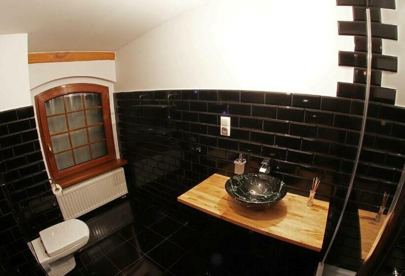 Номер Deluxe, Miodosytnia