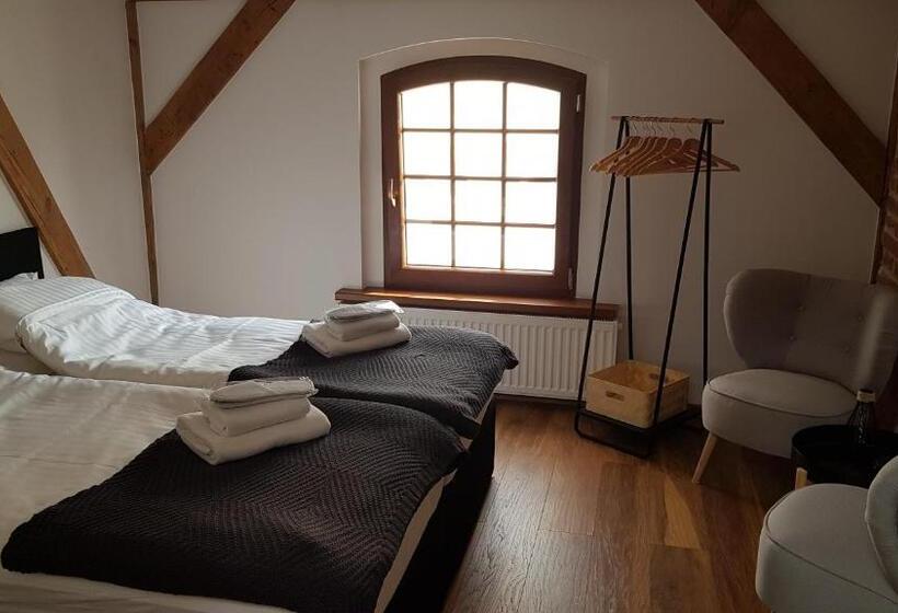 Номер Deluxe, Miodosytnia