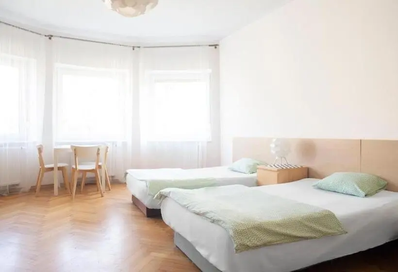 デラックスの４人部屋, Willa Na Nehringa