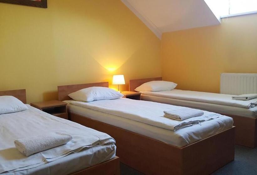 חדר סטנדרט לארבעה, Zajazd Gosciniec