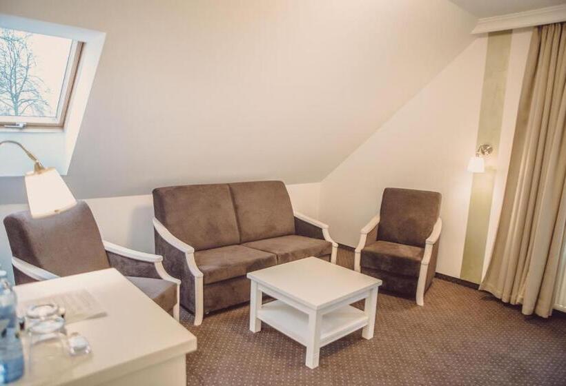 דירת חדר, Dom Goscinny Bialy Dworek