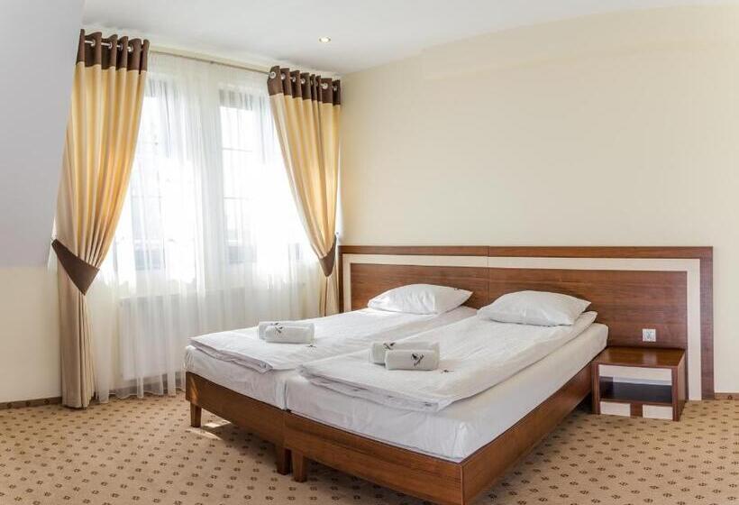 デラックストリプルルーム, Fregata