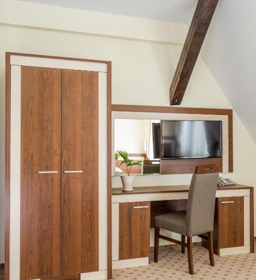 デラックストリプルルーム, Fregata