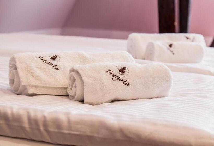 １ベッドルームのデラックスアパートメント, Fregata