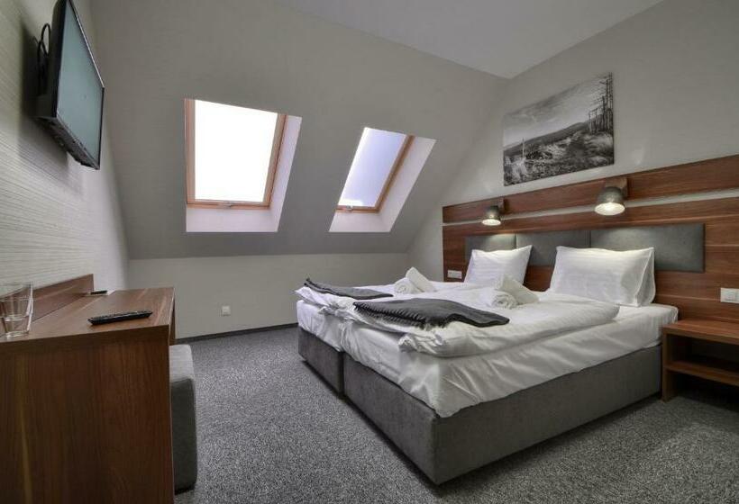 اتاق استاندارد, Gucio