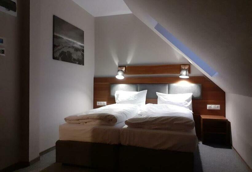 اتاق استاندارد, Gucio