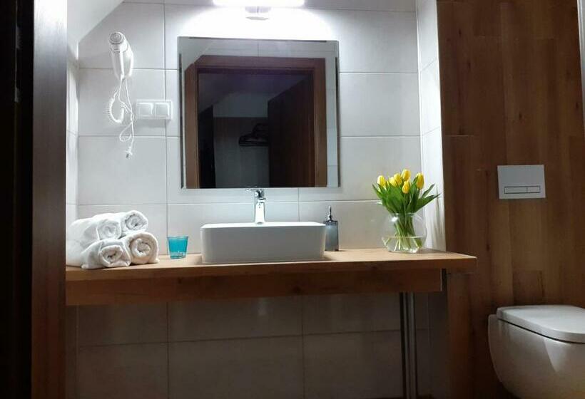 اتاق استاندارد, Gucio