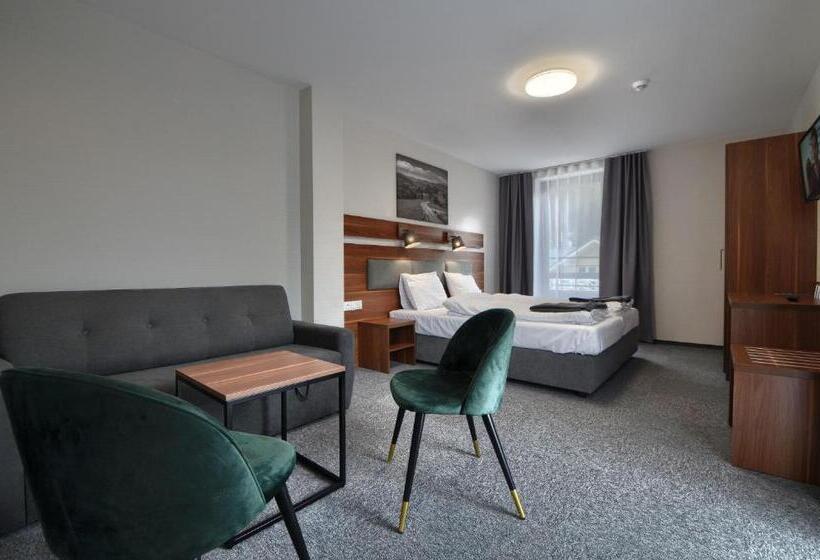 اتاق لوکس سه تخته, Gucio