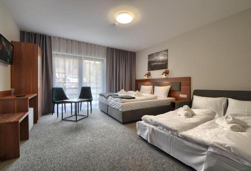 اتاق لوکس سه تخته, Gucio