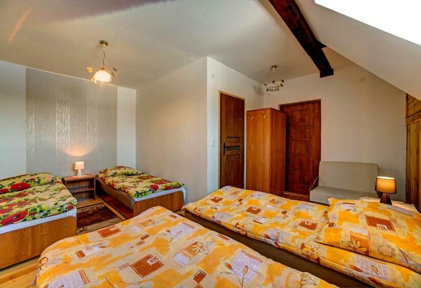 四人标准间, Noclegi Dwór Szlachecki Biedaczów