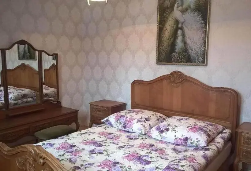 スイート, Noclegi Dwór Szlachecki Biedaczów