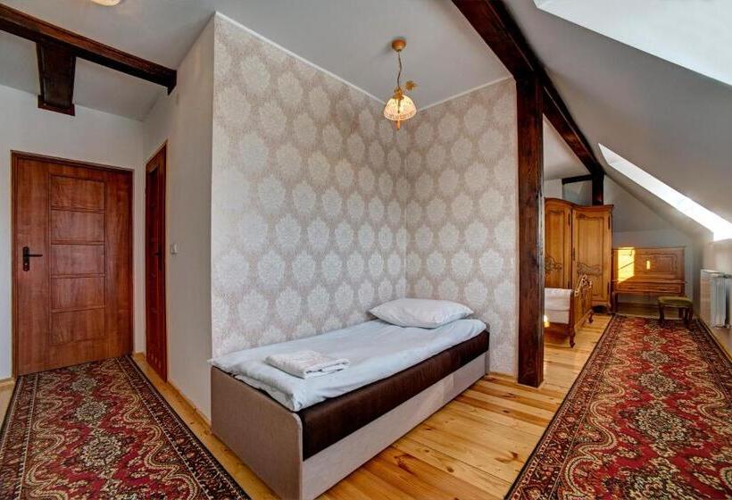 套房, Noclegi Dwór Szlachecki Biedaczów