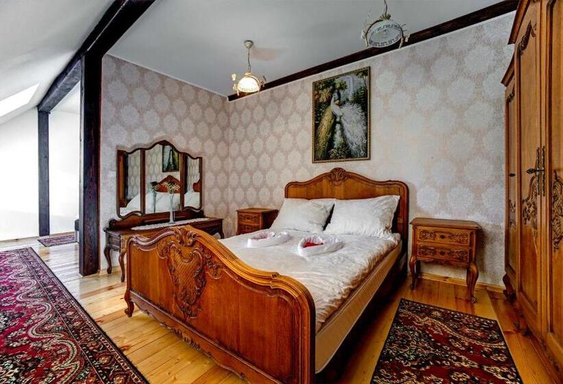 Люкс, Noclegi Dwór Szlachecki Biedaczów