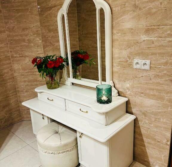 Семейный Номер, Nostalgia Poganice