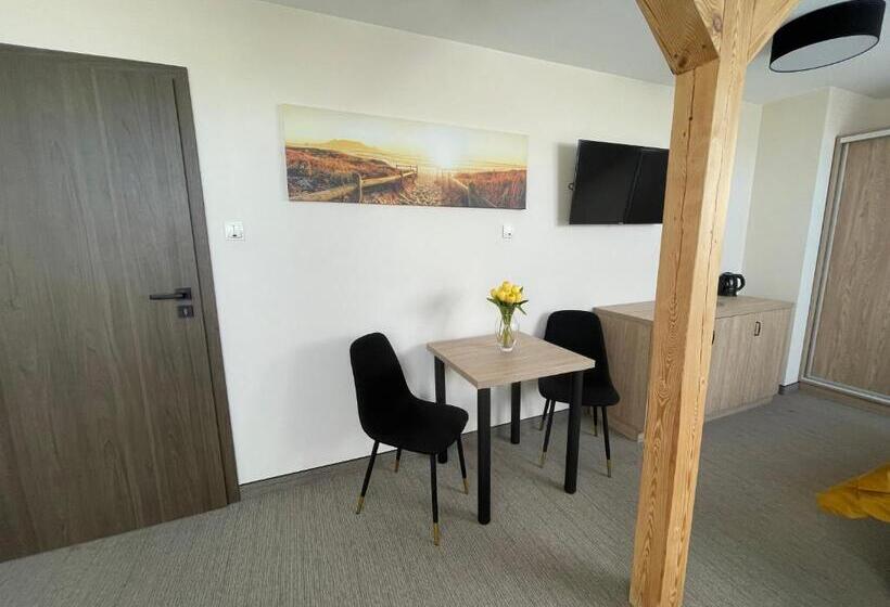 اتاق خانوادگی, Promes Mielno