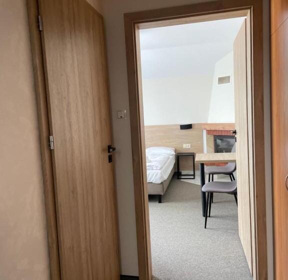 اتاق لوکس با بالکن, Promes Mielno