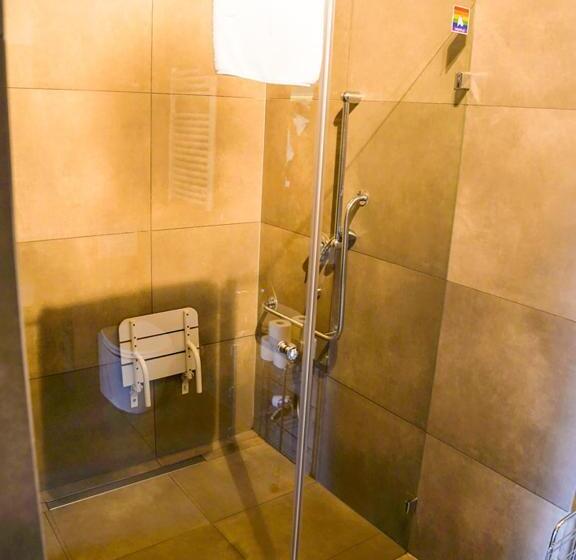 بانگلوی استاندارد, Salio Equisport Resort