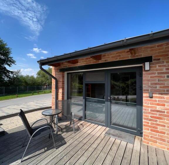 بانگلوی استاندارد, Salio Equisport Resort