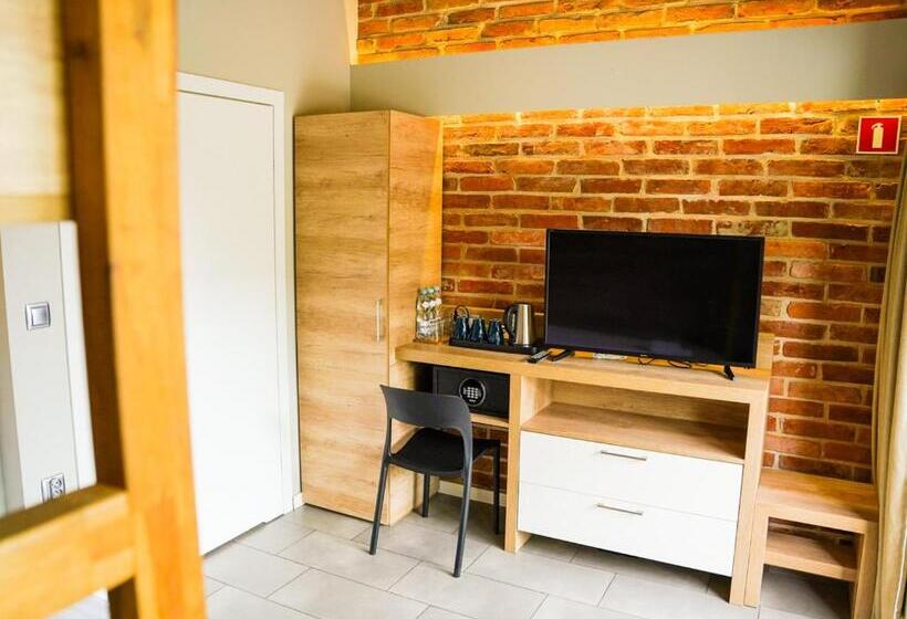 بانگلوی استاندارد, Salio Equisport Resort