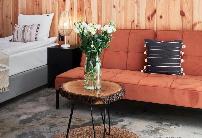 استودیوی استاندارد, Salio Equisport Resort