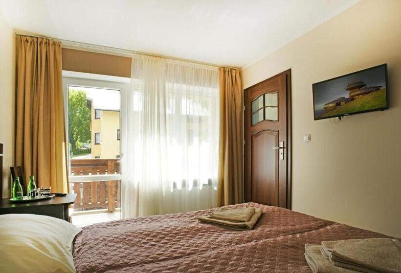 Номер Стандарт, Willa Celina