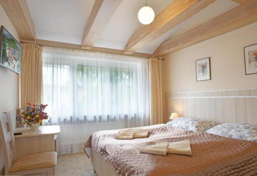 Четырехместный Номер Стандарт, Willa Celina