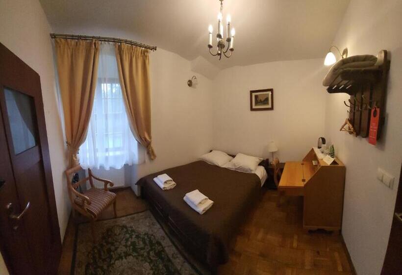 Номер Стандарт, Zamek Na Wodzie W Wojnowicach