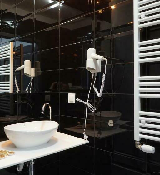 스탠다드 싱글 룸, Art Cafe