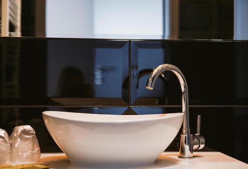 스탠다드 룸, Art Cafe