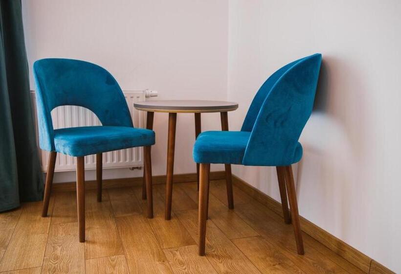 디럭스 룸, Art Cafe