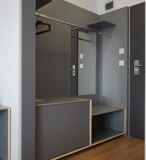 싱글 디럭스 룸, Art Cafe