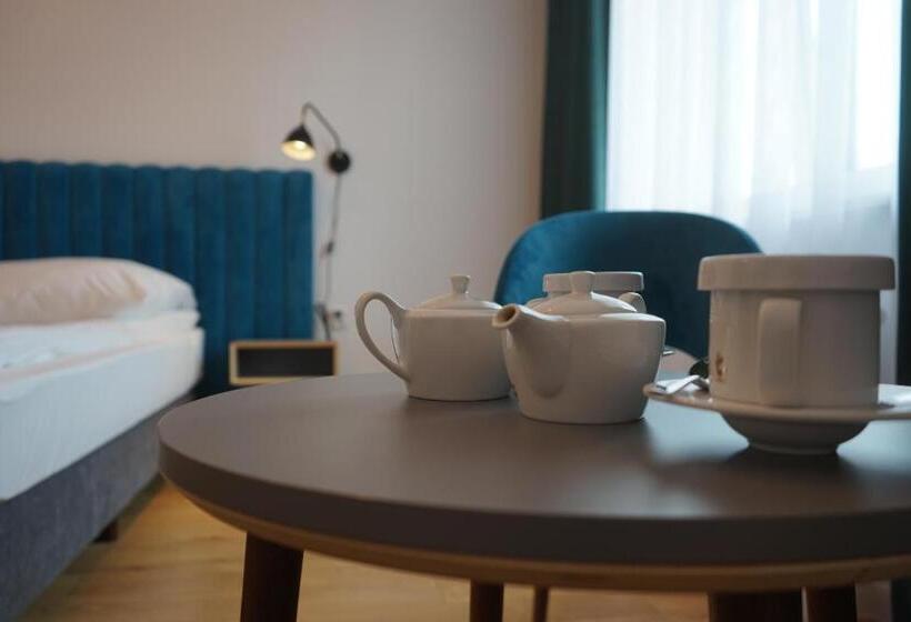 싱글 디럭스 룸, Art Cafe