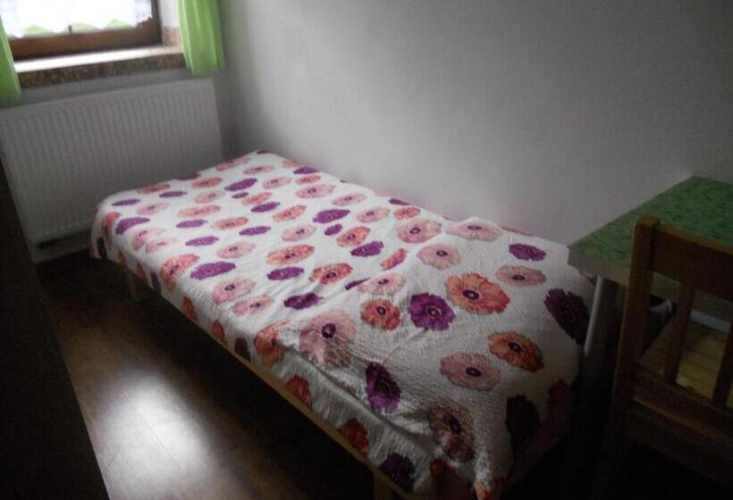 2침실 아파트 정원 전망, Dwór W Boleniu