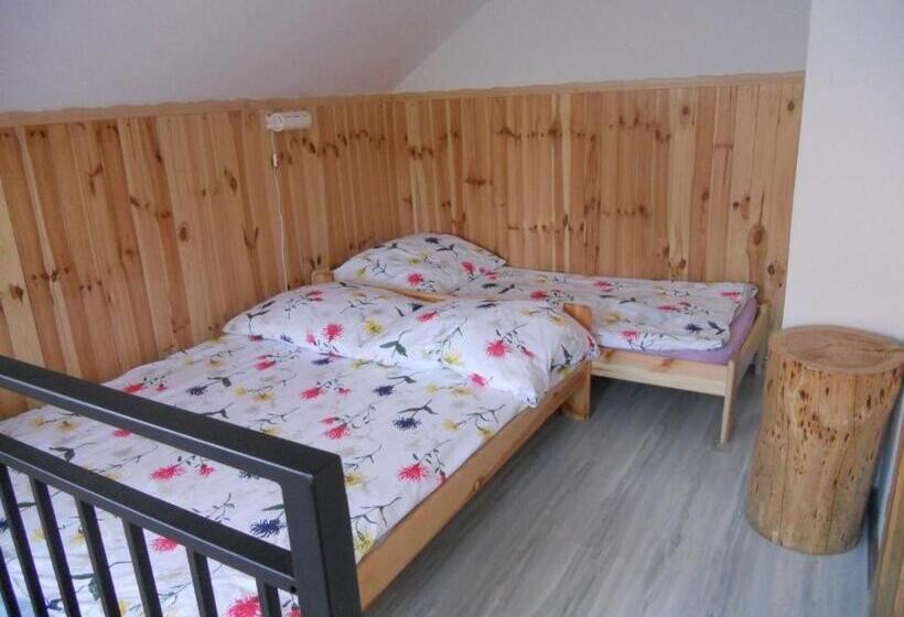 스탠다드 스튜디오, Dwór W Boleniu