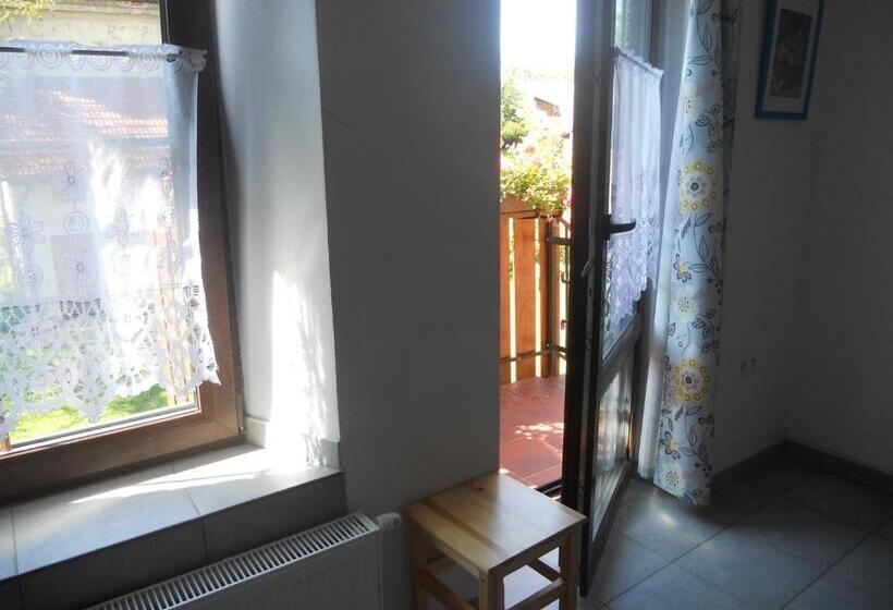 스탠다드 스튜디오, Dwór W Boleniu