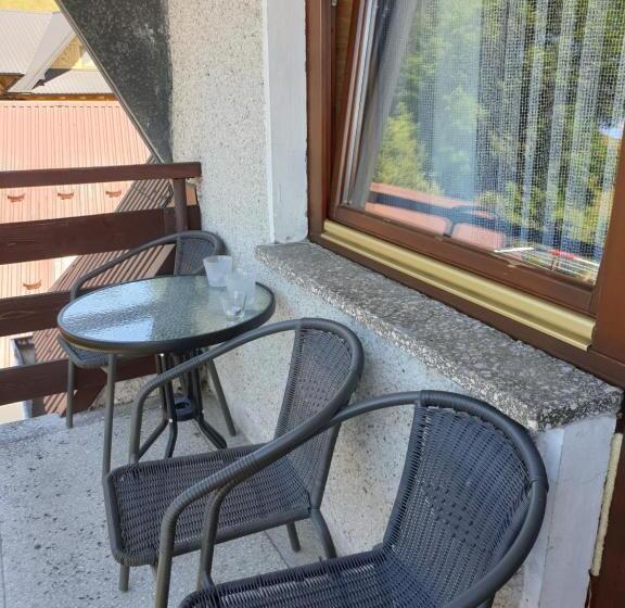 Номер Стандарт Трехместный, Familiówka