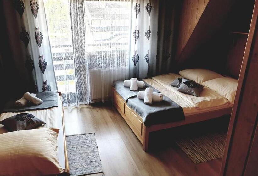 Номер Стандарт Трехместный, Familiówka