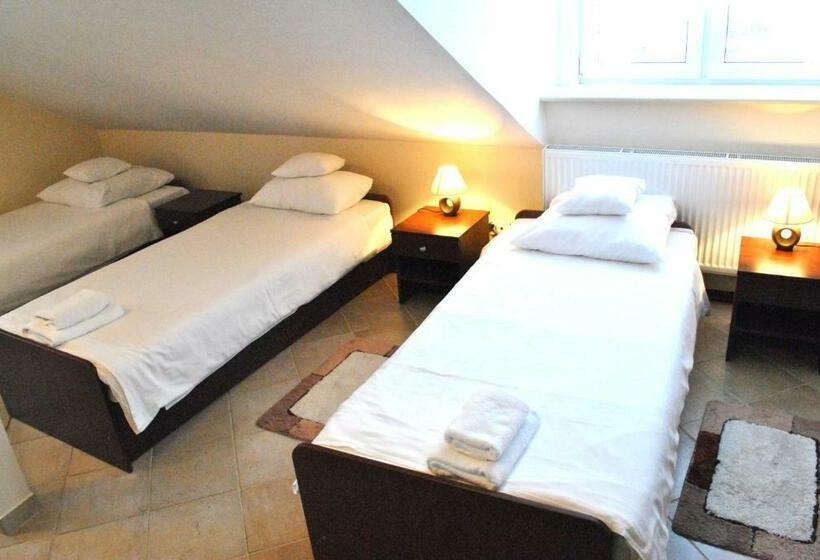 Номер Стандарт Трехместный, Labirynt