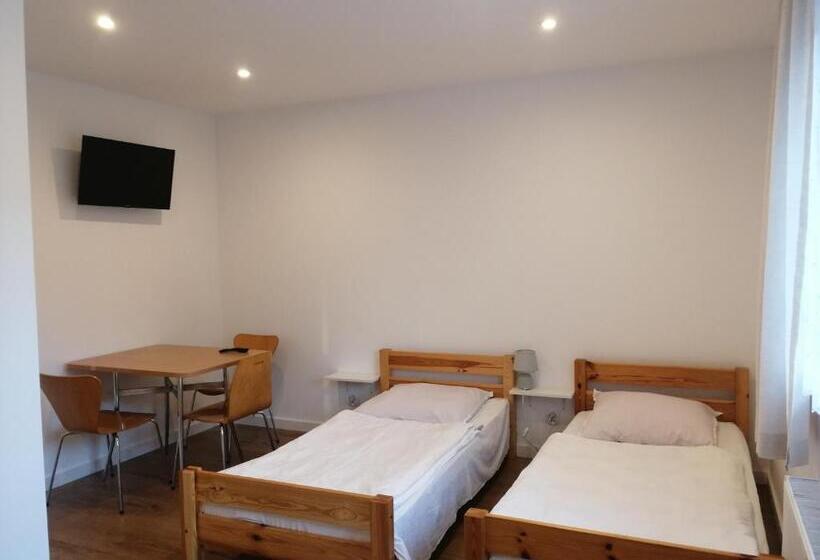 スタンダードトリプルルーム, Pokoje U Jarka