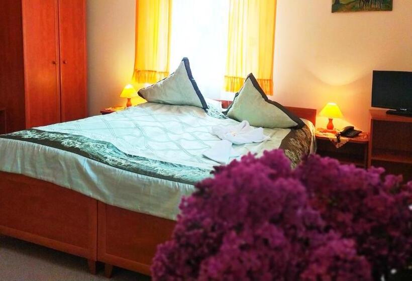 スタンダードルーム, Restauracja Kwisa 1