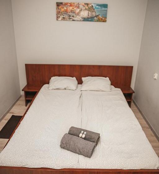 اتاق خانوادگی, Romeo&julia