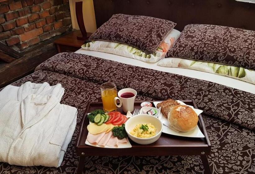 غرفة قياسية سرير كينج, Midas Strzyżów