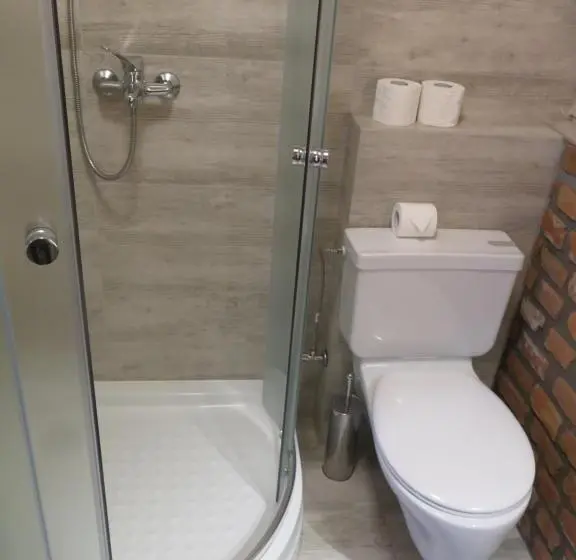 Standard-studio, Motel Klara