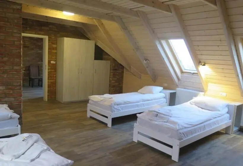 Standard-studio, Motel Klara