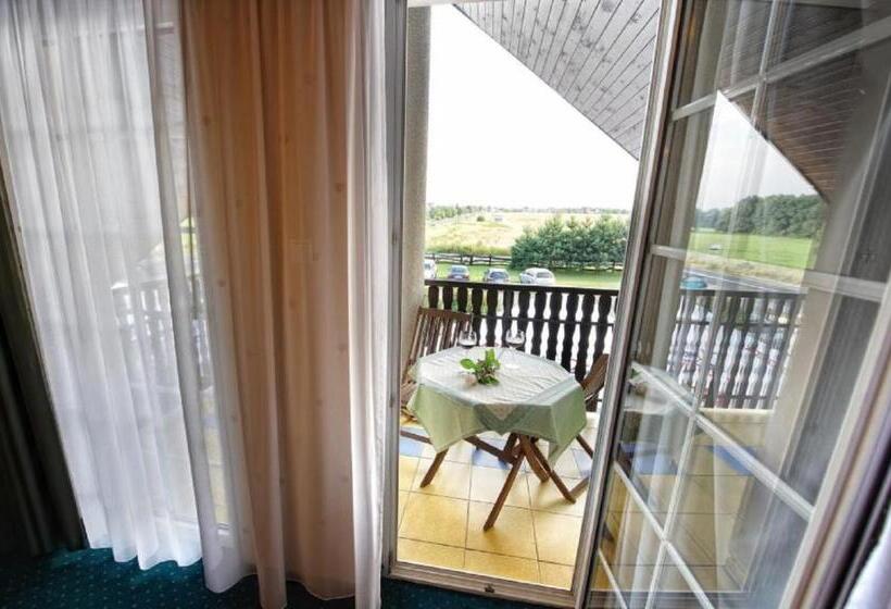 חדר סטנדרט, Noclegi I Restauracja Zodiak